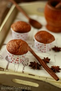 Muffinki cynamonowo-korzenne z konfiturą morelową